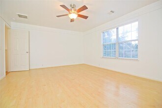 17627 S Summit Canyon Dr in Houston, TX - Building Photo - Building Photo