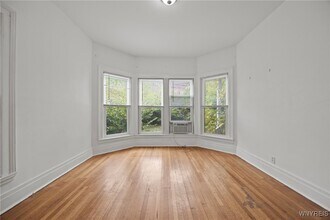 333 Lafayette Ave in Buffalo, NY - Foto de edificio - Building Photo