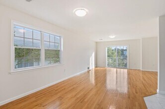 31-33-33 Chester Ave in Newark, NJ - Building Photo - Building Photo