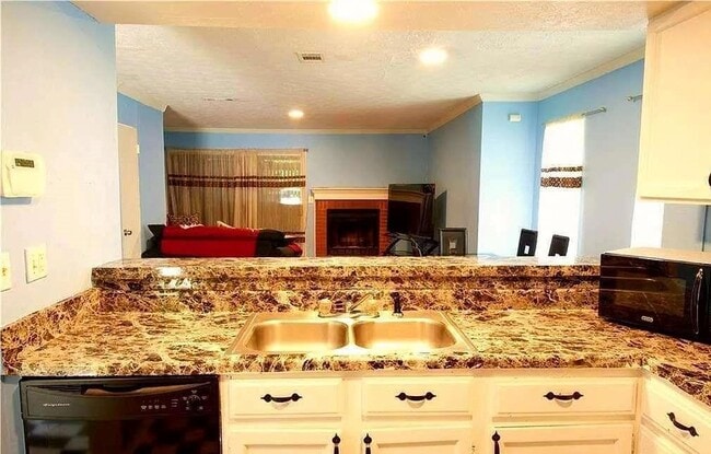 852 Glynn Oaks Dr in Clarkston, GA - Building Photo - Building Photo