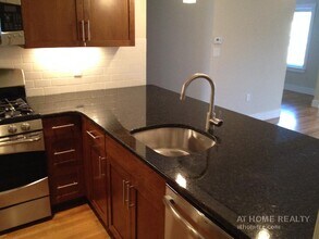 321 Hammond Pond Pky, Unit 301 in Chestnut Hill, MA - Building Photo - Building Photo