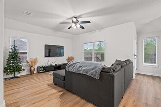 7619 Grenadine Bloom Bnd in Austin, TX - Building Photo - Building Photo