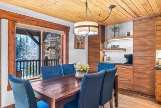 7447 Royal St, Unit Unit 102 in Park City, UT - Building Photo - Building Photo