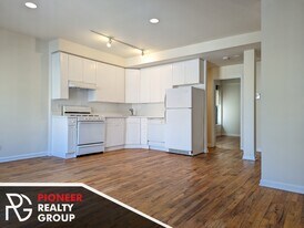 914 W Dakin St, Unit 401 in Chicago, IL - Building Photo