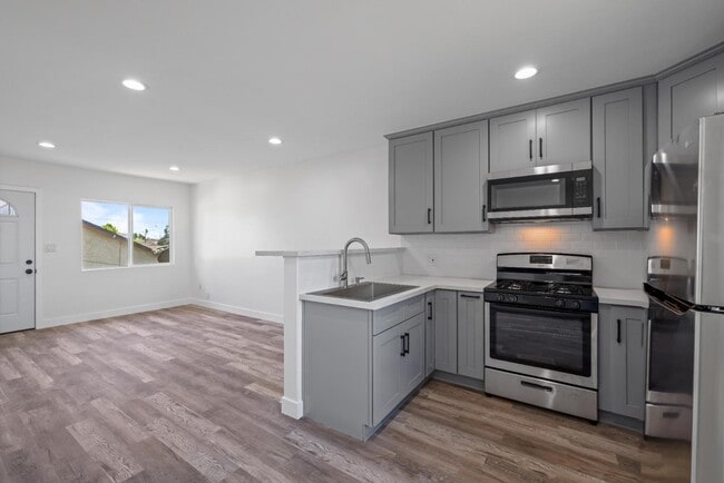 property at 1308 N Mulberry St