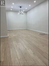 1867 Sandgate Crescent in Mississauga, ON - Building Photo - Building Photo