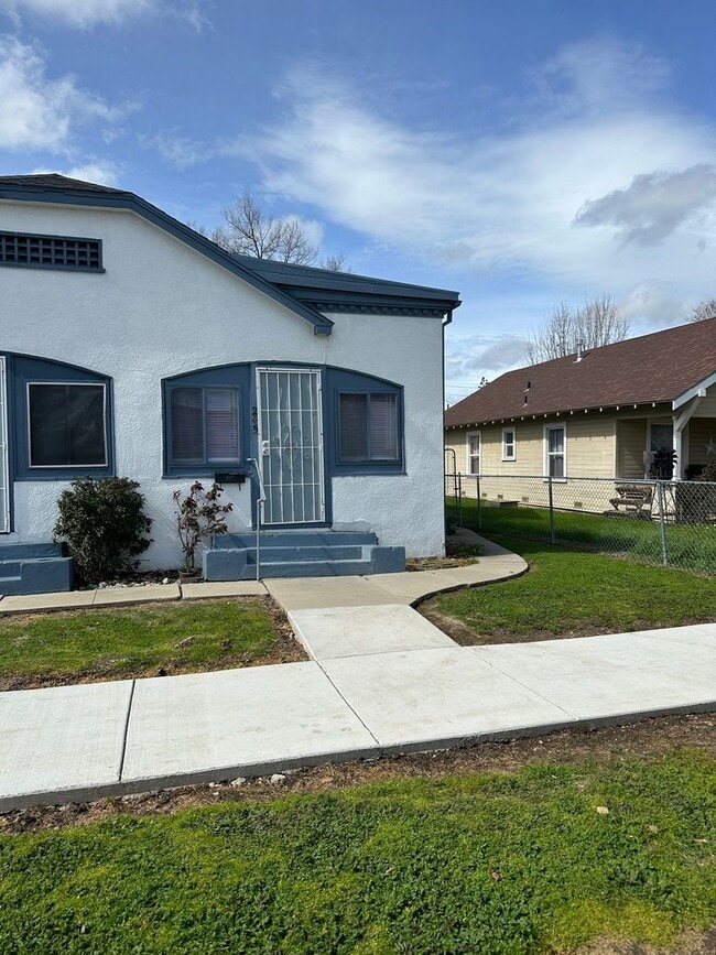 245 S Shasta St in Willows, CA - Building Photo - Building Photo