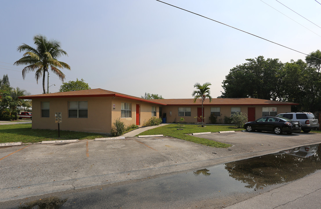 899 NE 15th St in Fort Lauderdale, FL - Building Photo