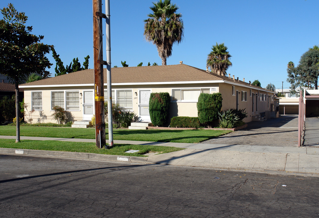 937 N Inglewood Ave in Inglewood, CA - Building Photo