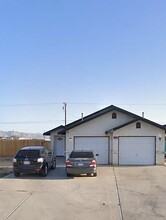 7733 Walpole Ave, Unit A in California City, CA - Building Photo - Building Photo