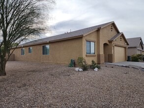 4042 E Big Game Pl in Tucson, AZ - Building Photo - Building Photo