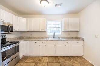 3222 Cumberland Rd in Ocean Springs, MS - Building Photo - Building Photo