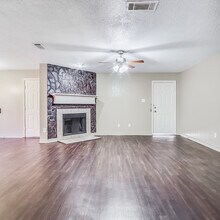 8040 Texridge Dr in Dallas, TX - Building Photo - Building Photo