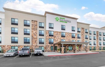 Furnished Studio-San Marcos in San Marcos, CA - Foto de edificio - Building Photo