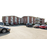 ClintonRiver Apartments in Mount Clemens, MI - Foto de edificio - Building Photo