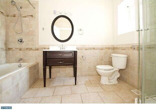 1839 Christian St in Philadelphia, PA - Foto de edificio - Building Photo