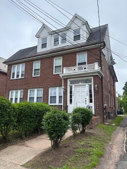 160 Elm St in West Haven, CT - Building Photo