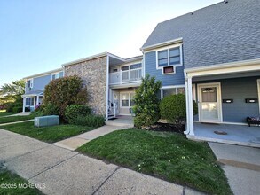 100 Seaview Ave in Monmouth Beach, NJ - Building Photo - Building Photo