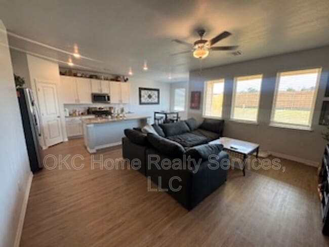 9116 SW 18th St in Oklahoma City, OK - Building Photo - Building Photo