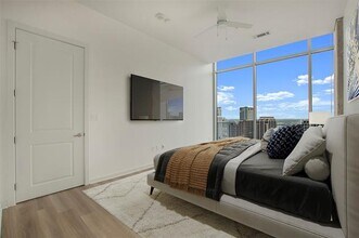 2728 McKinnon St in Dallas, TX - Building Photo - Building Photo