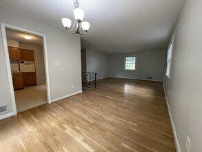 810 Loxford Terrace in Silver Spring, MD - Building Photo - Building Photo