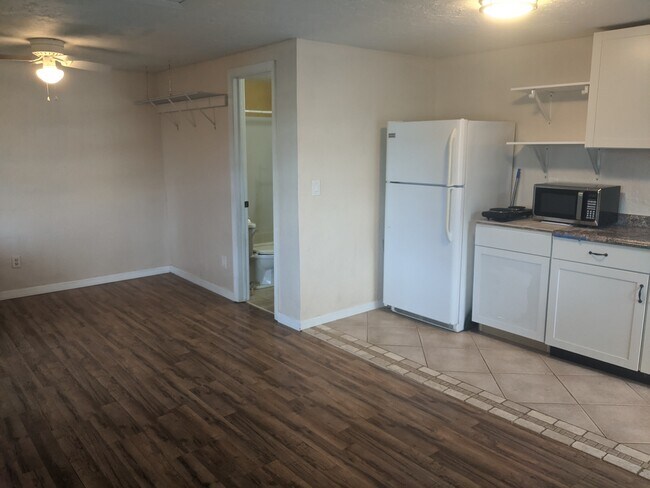 406 N Osprey Ave, Unit b in Sarasota, FL - Building Photo - Building Photo