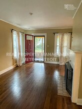 1105 E Fifth St in Royal Oak, MI - Building Photo - Building Photo
