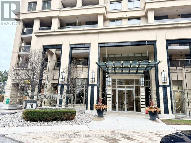 18 Kenaston Gardens in Toronto, ON - Building Photo - Building Photo