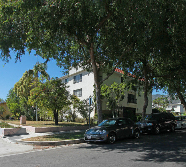 1117 Elm Ave in Glendale, CA - Foto de edificio - Building Photo