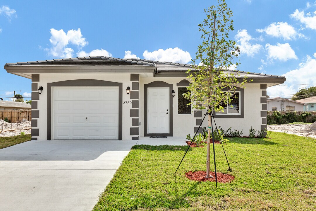 2780 NW 15th St in Fort Lauderdale, FL - Foto de edificio