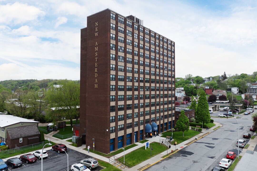 New Amsterdam and Stratton Apartments in Amsterdam, NY - Foto de edificio