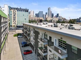 1111 S Akard St in Dallas, TX - Building Photo