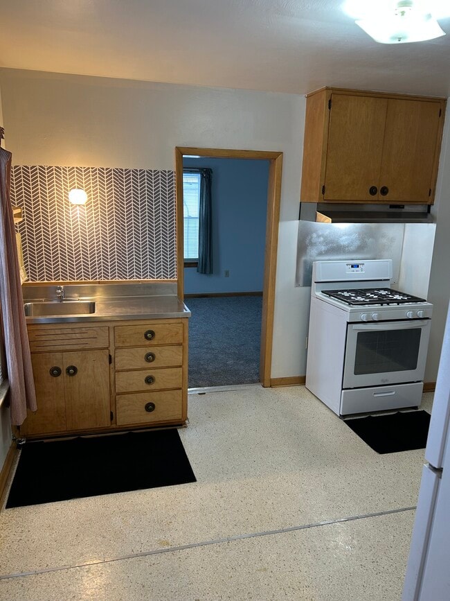 826 Hess Ave, Unit 4