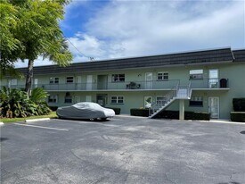1151 Carlton Ct in Fort Pierce, FL - Building Photo