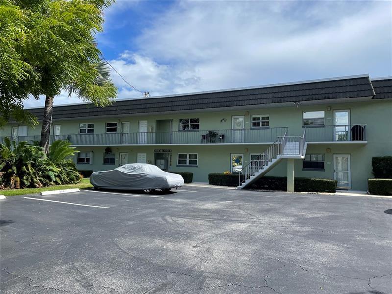 1151 Carlton Ct in Fort Pierce, FL - Building Photo