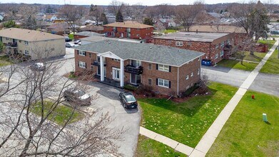 7900 S 83rd Ct in Justice, IL - Building Photo - Building Photo