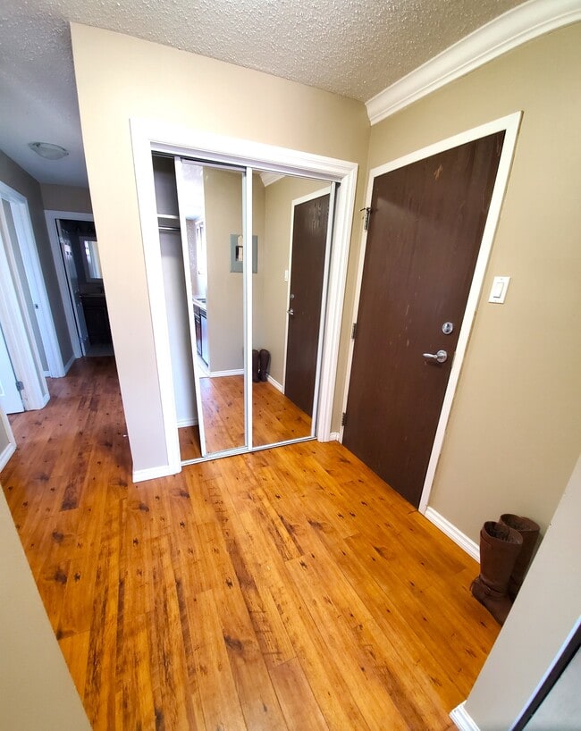 911 10 St in Cold Lake, AB - Building Photo - Building Photo