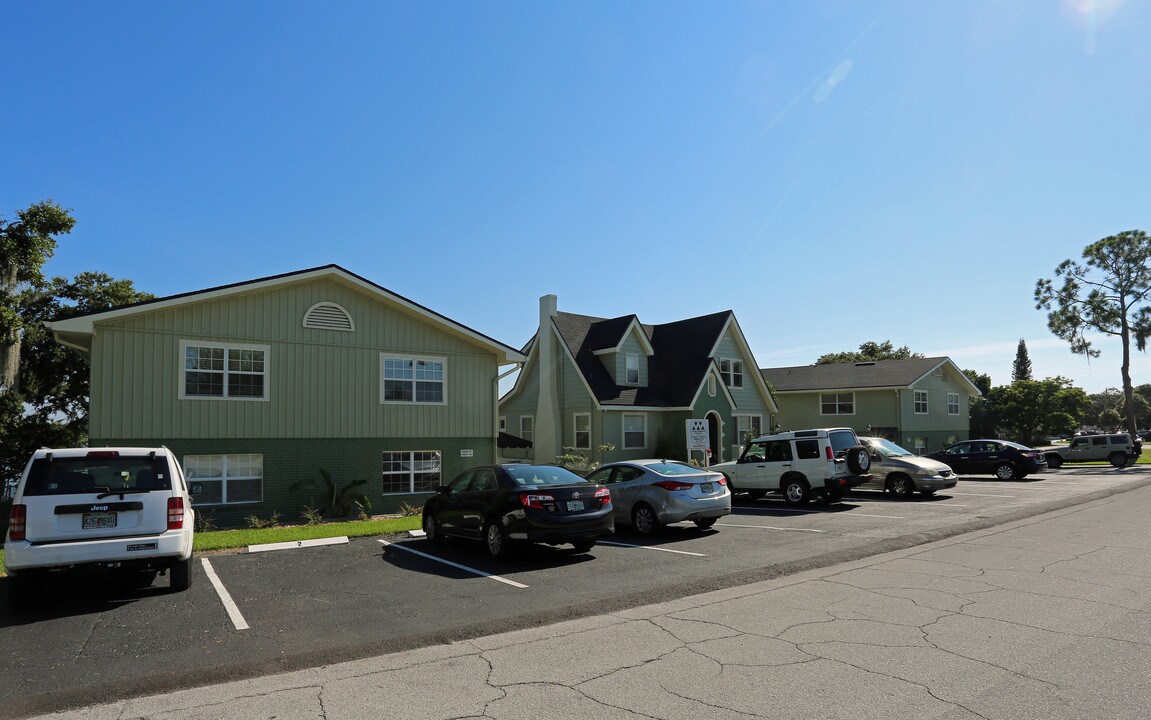 Lake Silver Apartments in Winter Haven, FL - Building Photo