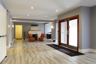 Cloverly Park Apartments in Philadelphia, PA - Foto de edificio - Interior Photo