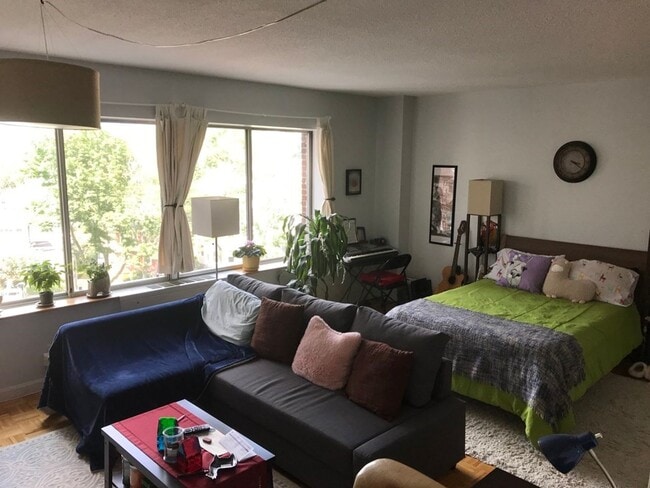 property at 22 Chestnut Pl