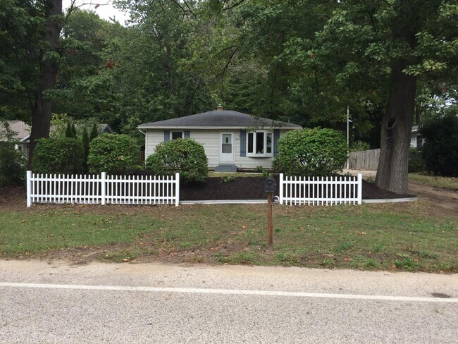 2217 W Lakewood Blvd in Holland, MI - Building Photo - Building Photo