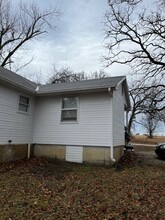 1520 E Locust St in Nevada, MO - Building Photo - Building Photo