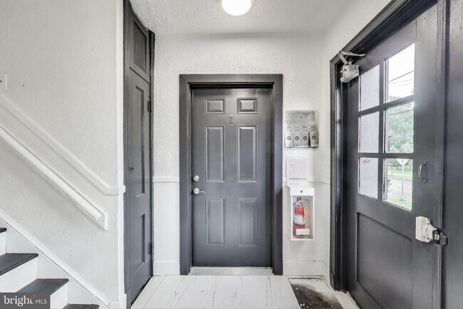 3918 10th St NE-Unit -2 in Washington, DC - Foto de edificio - Building Photo