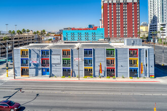 The Betty-Jeanne in Las Vegas, NV - Foto de edificio - Building Photo