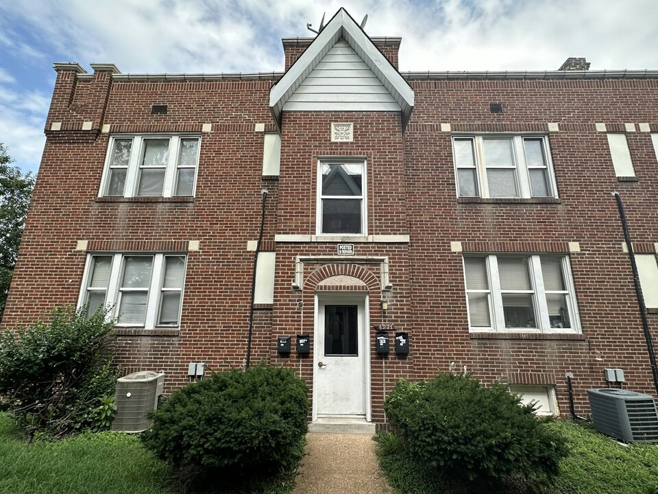 4231 Ellenwood Ave-Unit -201 in St. Louis, MO - Building Photo