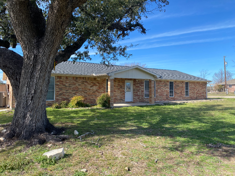 953 Co Rd 3351 in Kempner, TX - Foto de edificio