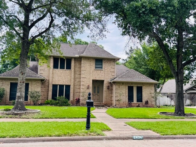 property at 2434 Hodges Bend Cir