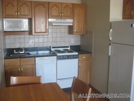 1110 Commonwealth Ave in Boston, MA - Building Photo