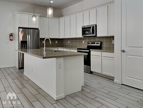 901 S Smith Rd, Unit 220 in Tempe, AZ - Foto de edificio - Building Photo