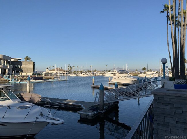 48 Antigua Ct, Unit Antigua in Coronado, CA - Building Photo - Building Photo